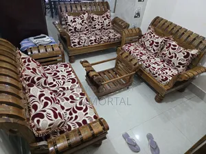 Sofa Segun Kath Er Set 2x2x2 Plus Tea Table