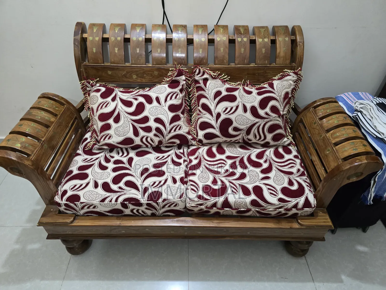 Sofa Segun Kath Er Set 2x2x2 Plus Tea Table