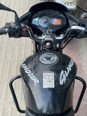 Hero Glamour 2014 Black