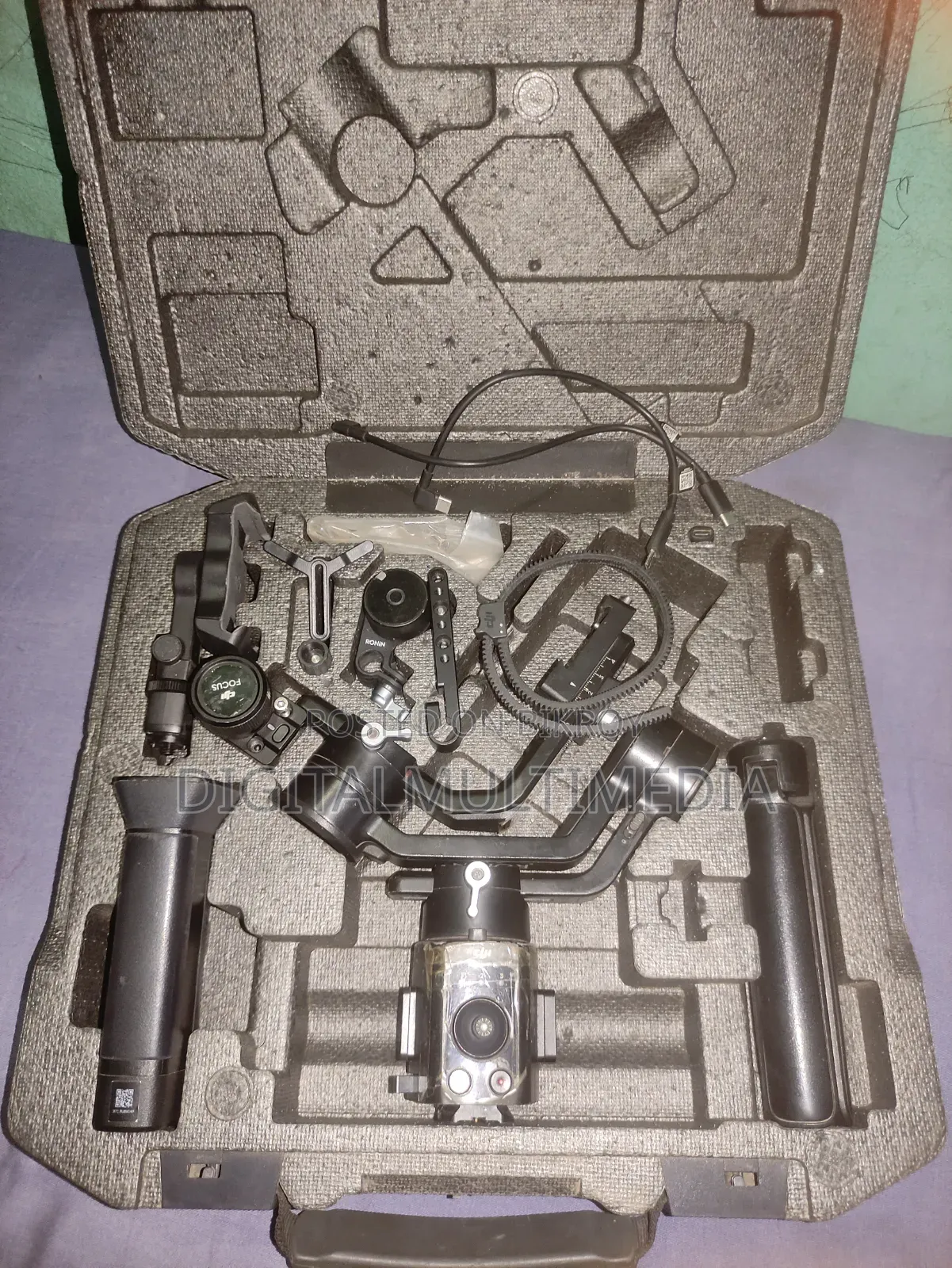 RONIN-SC  DJI Ronin SC Handheld 3-Axis Camera Gimbal Stabilizer