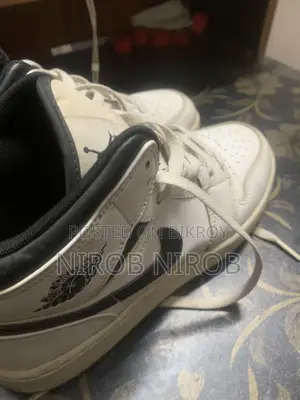 Nike Air Jordan 1 Mid Reverse Panda