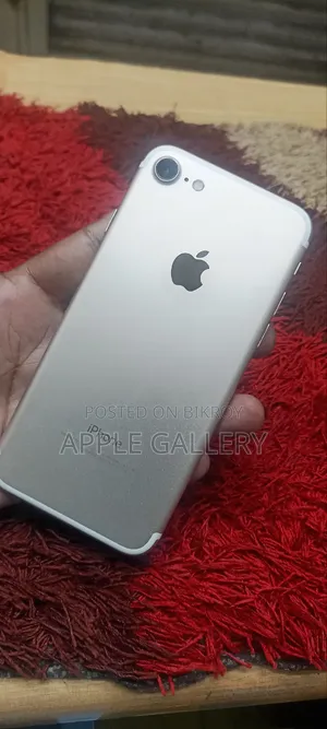 Apple iPhone 7 128 GB Gold