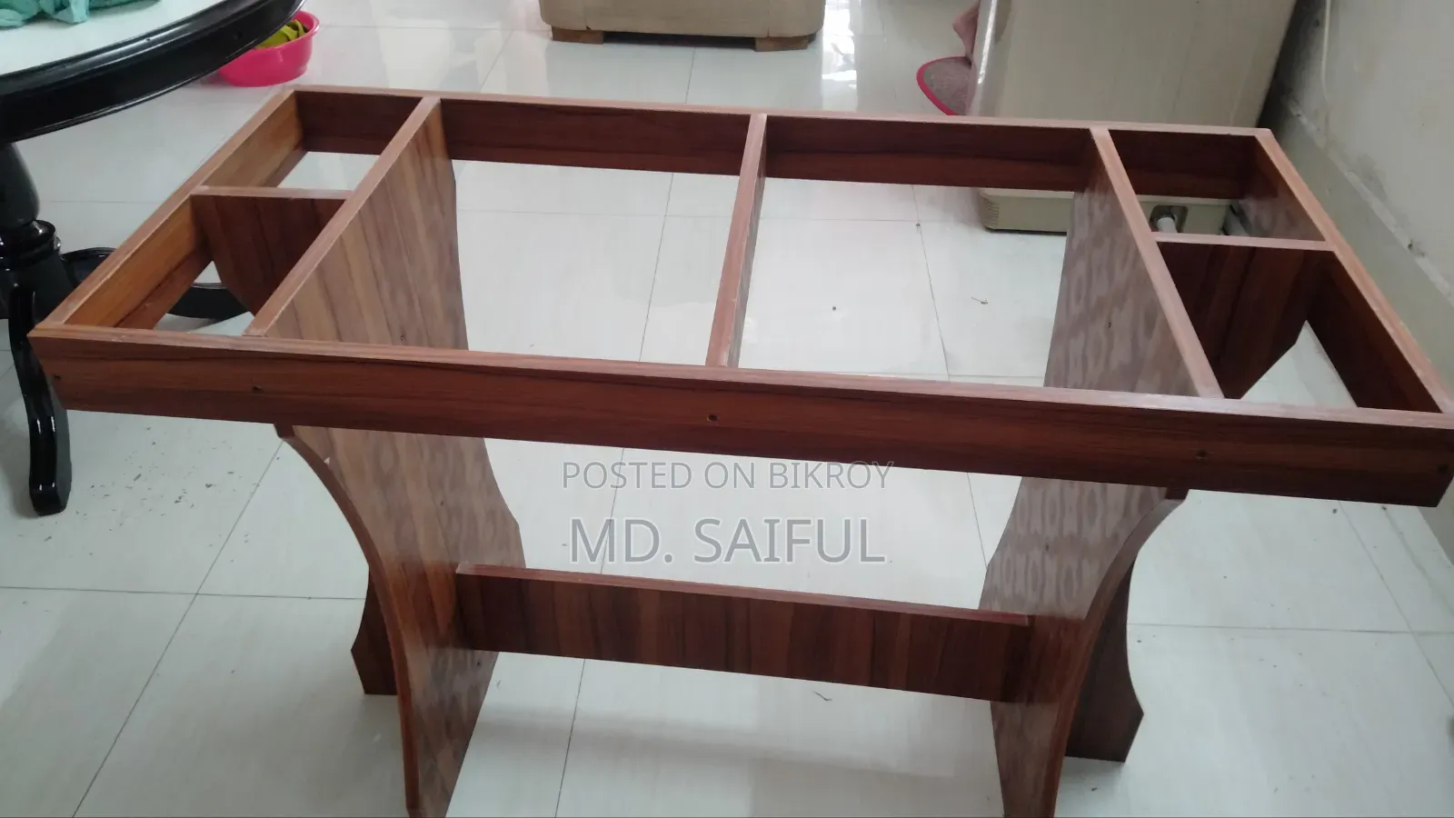 Dainig Table