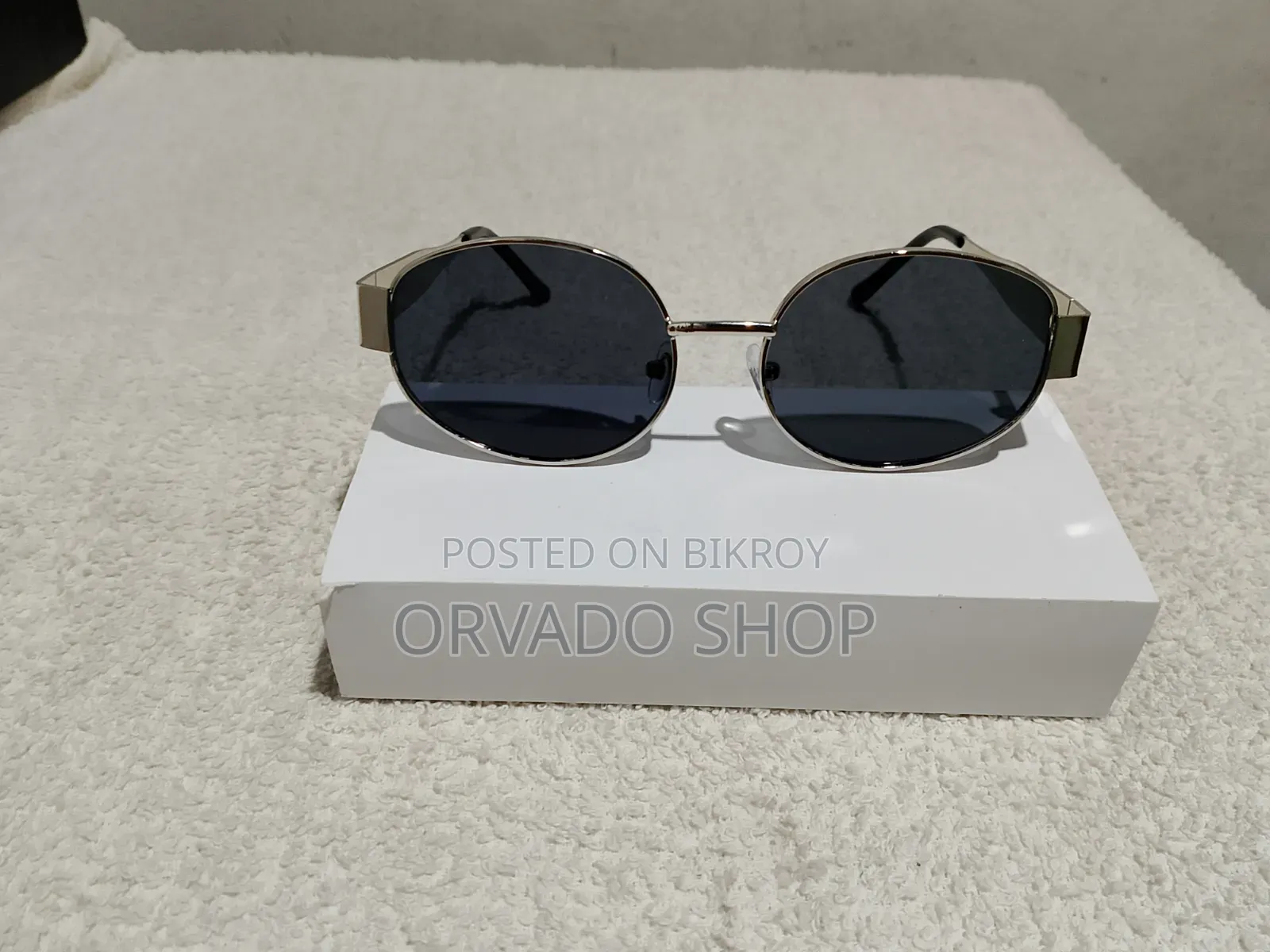 Men's and Women Classic Metal Frame Sunglass