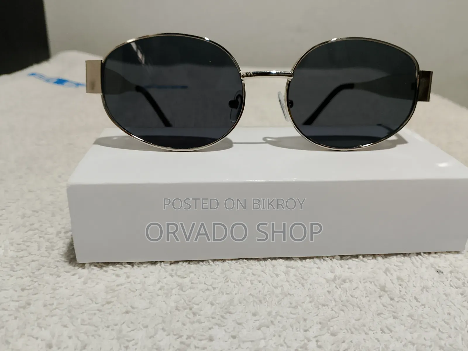 Men's and Women Classic Metal Frame Sunglass