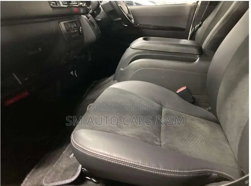 Toyota HiAce 2020 White