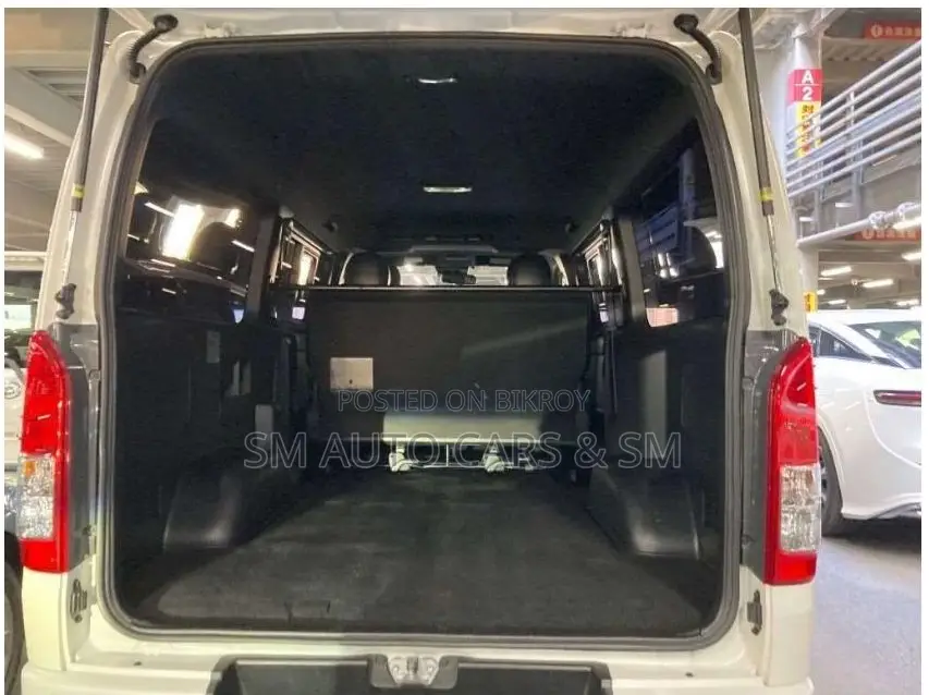 Toyota HiAce 2020 White