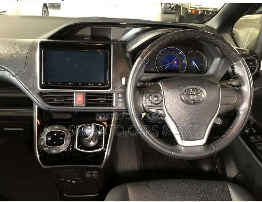 Toyota Esquire 1.8 FWD Hybrid (7 seater) 2021 Pearl