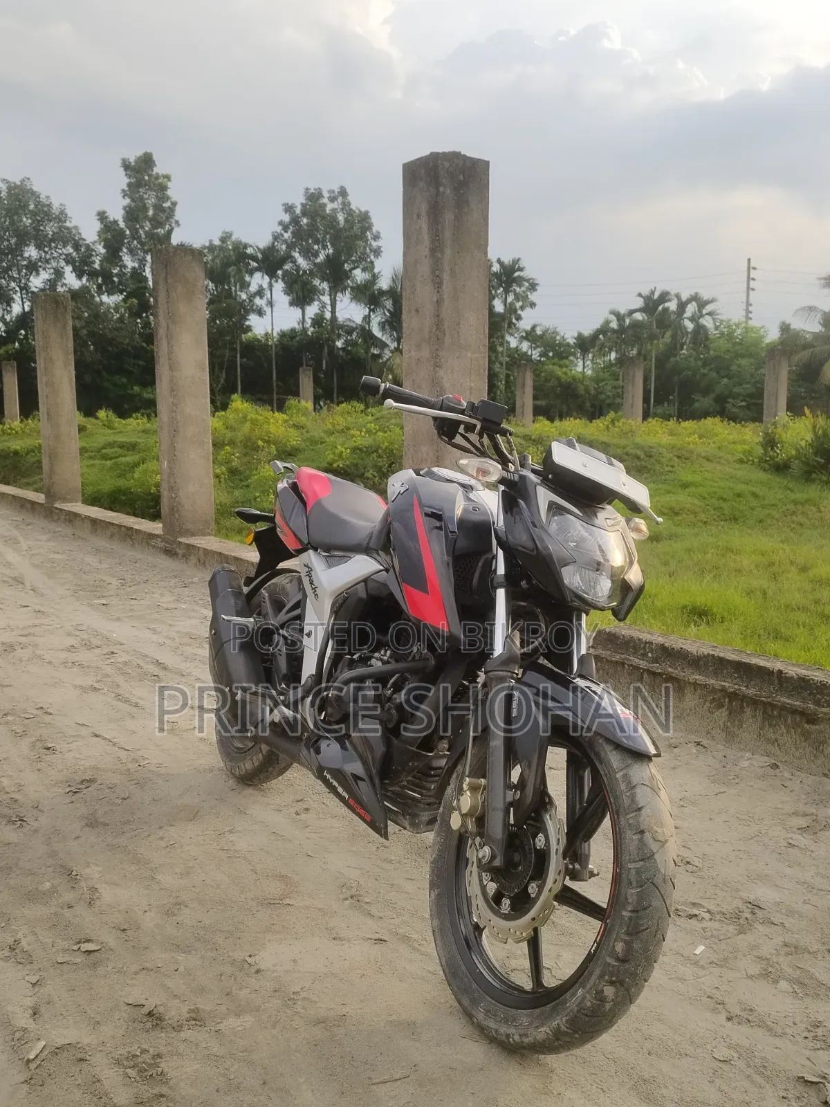TVS Apache RTR 160 4V 2022 Black