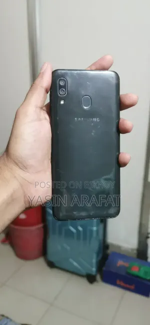 Samsung Galaxy A30 64 GB Graphite