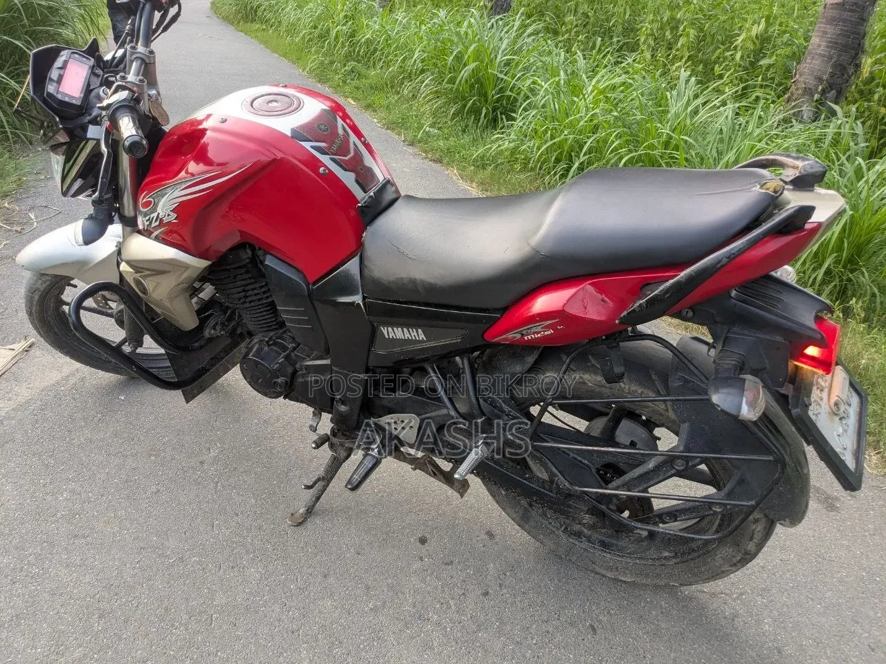 Yamaha FZ 2012 Red