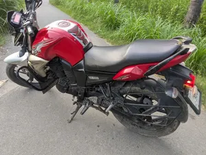 Yamaha FZ 2012 Red