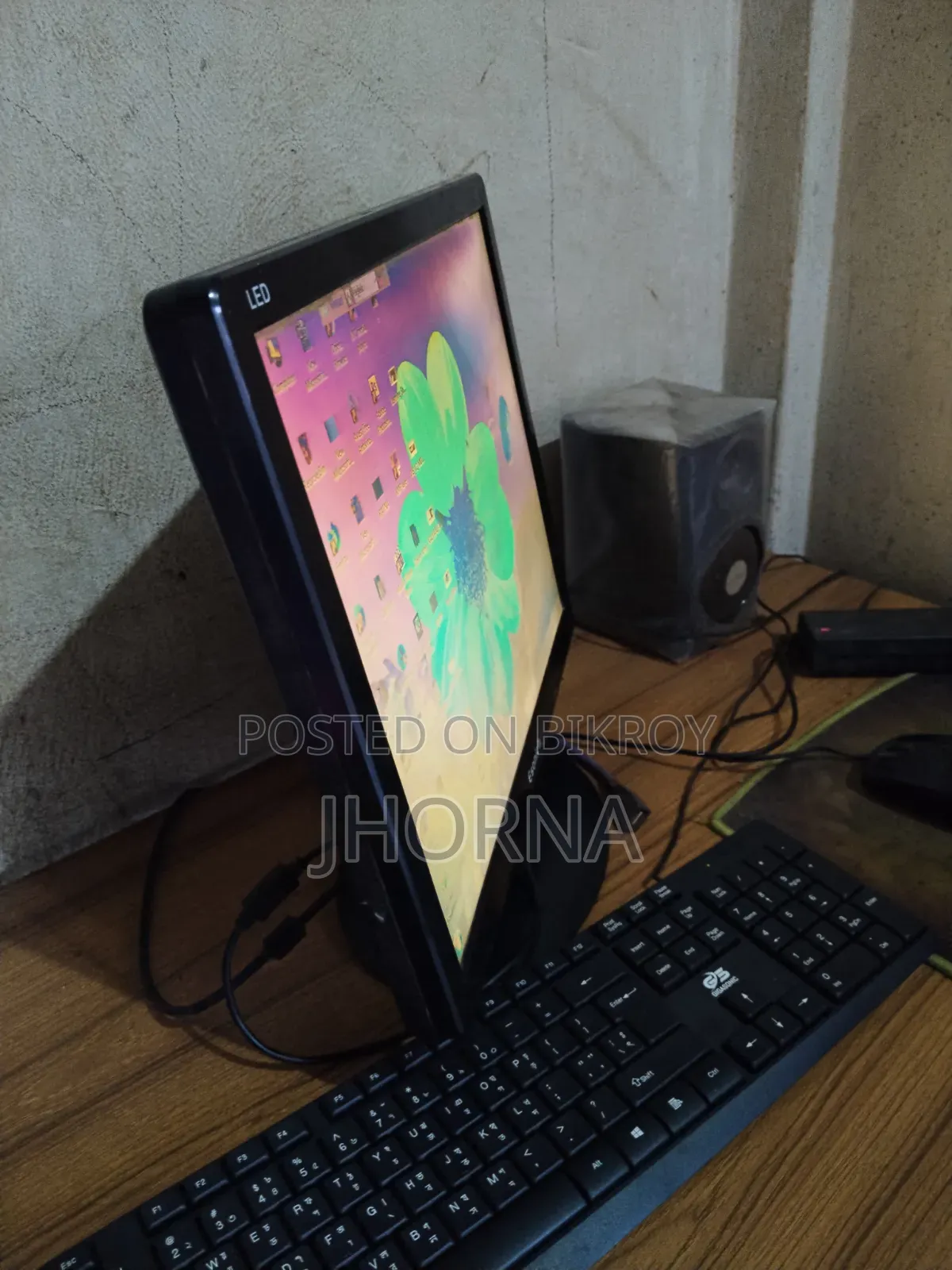 Computer monitor for sell
