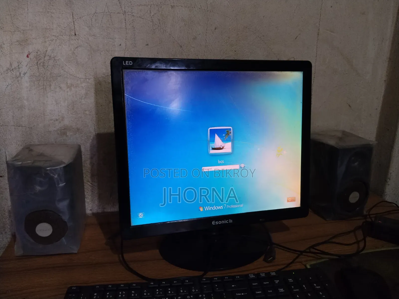 Computer monitor for sell
