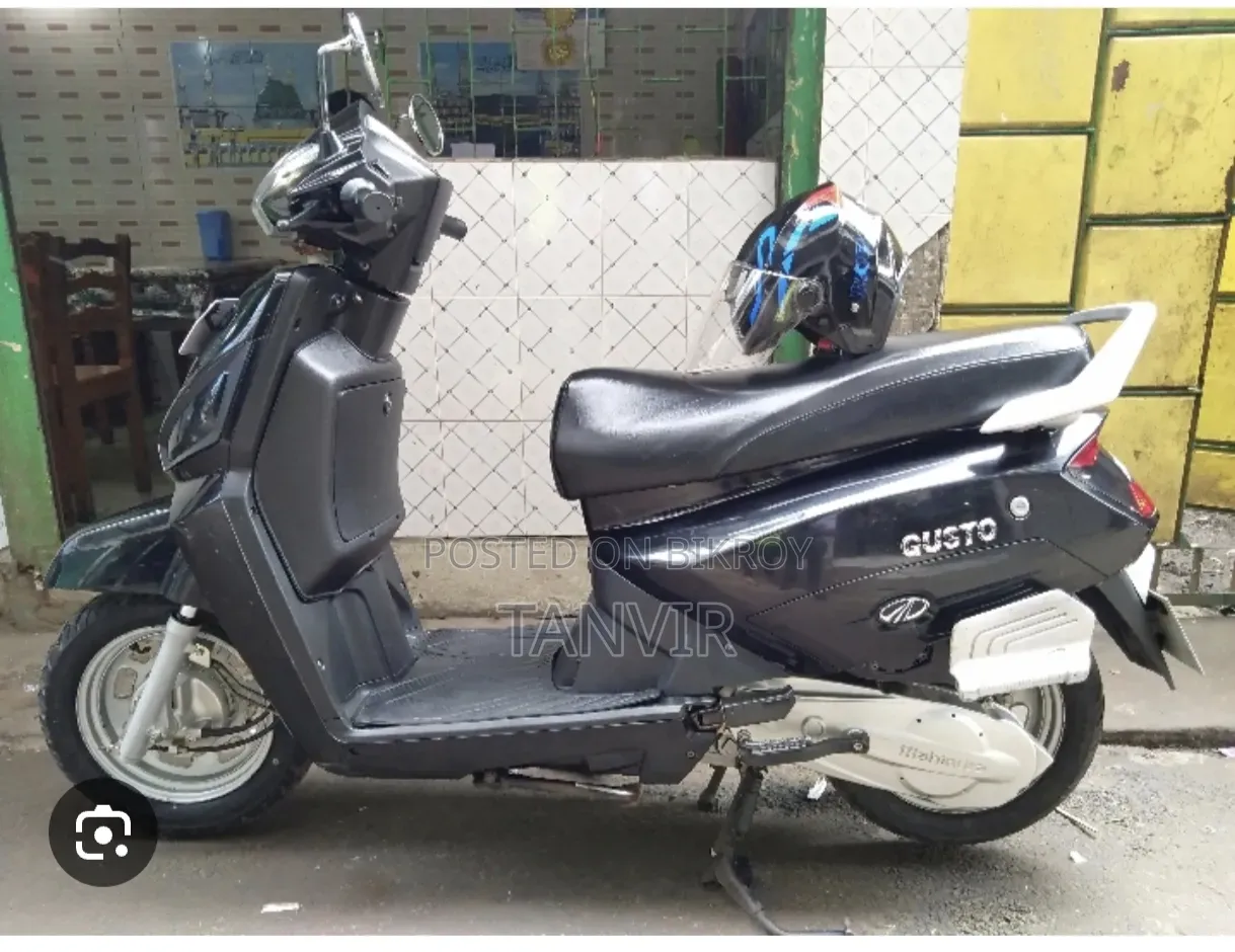 Mahindra Gusto 125 2021 Black