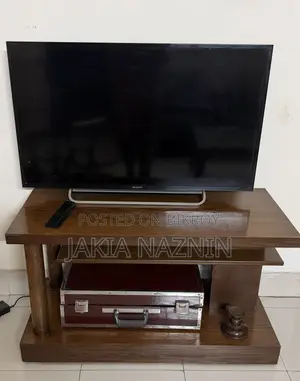Smart TV With TV Stand