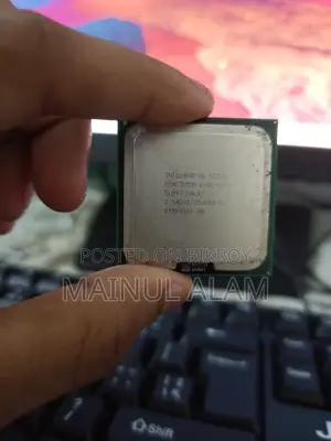 Intel Pentium Dual-Core E5200 Processor বিক্রি করা হচ্ছে।