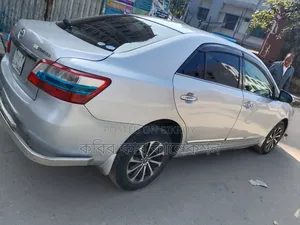 Toyota Premio 2011 Silver