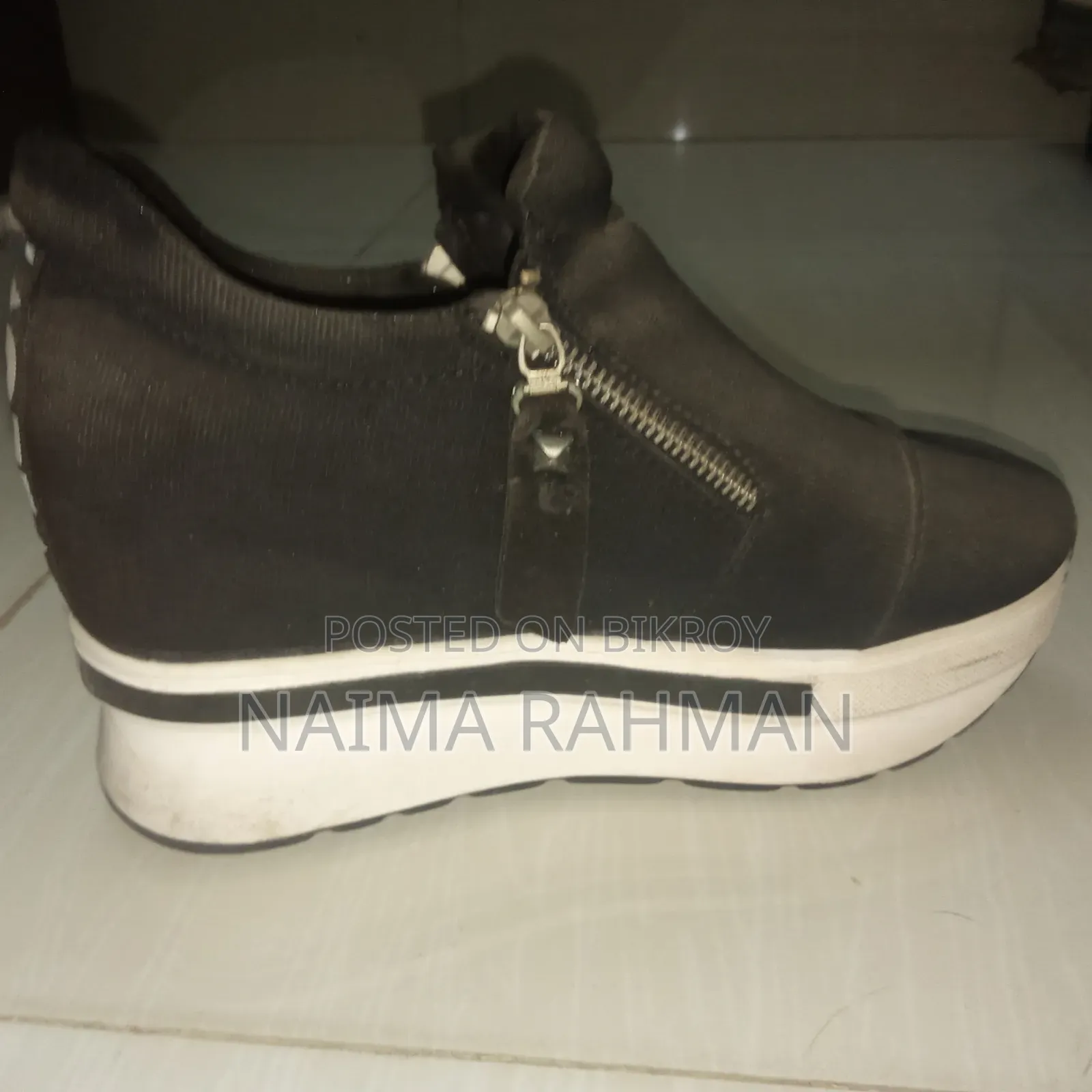Shoes/Sneakers