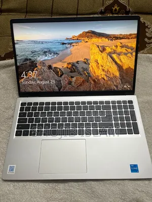 New Laptop Dell Inspiron 15 3530 16GB Intel Core i5 SSD 512GB