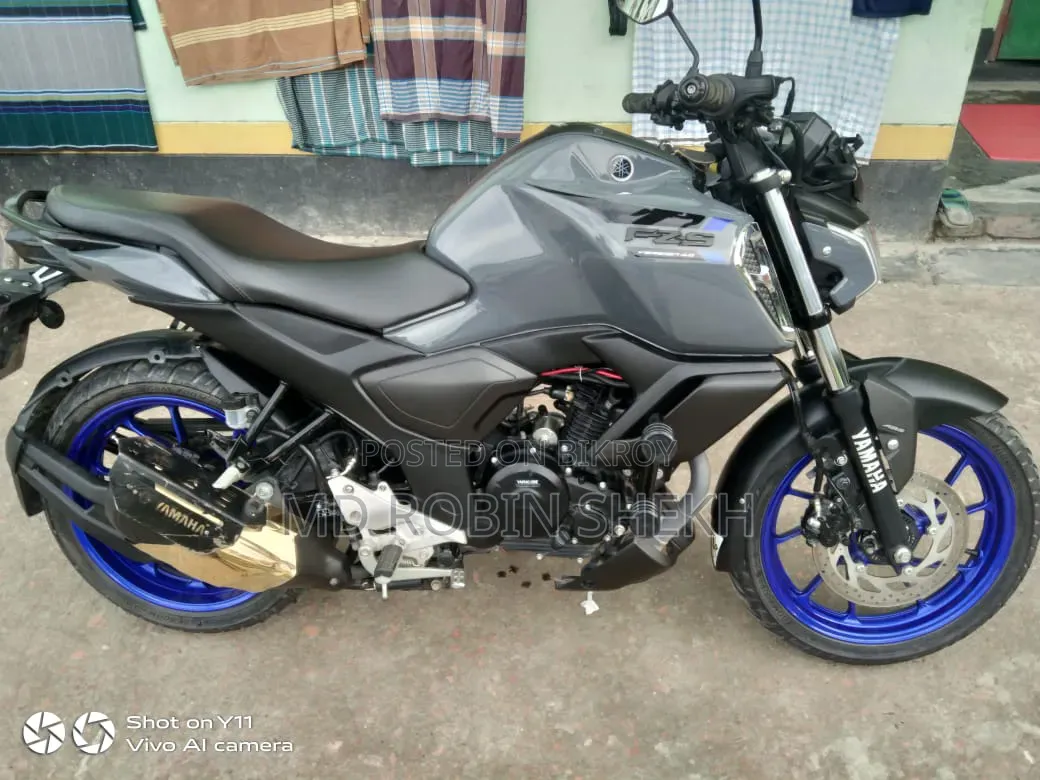 Yamaha FZS V4 2025 Beige