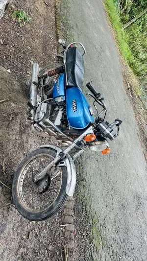 Yamaha 2000 Silver