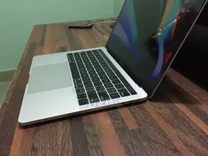 Laptop Apple MacBook 2018 8GB Intel Core i5 SSD 256GB