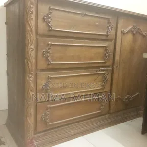 Wardrobe/Almari