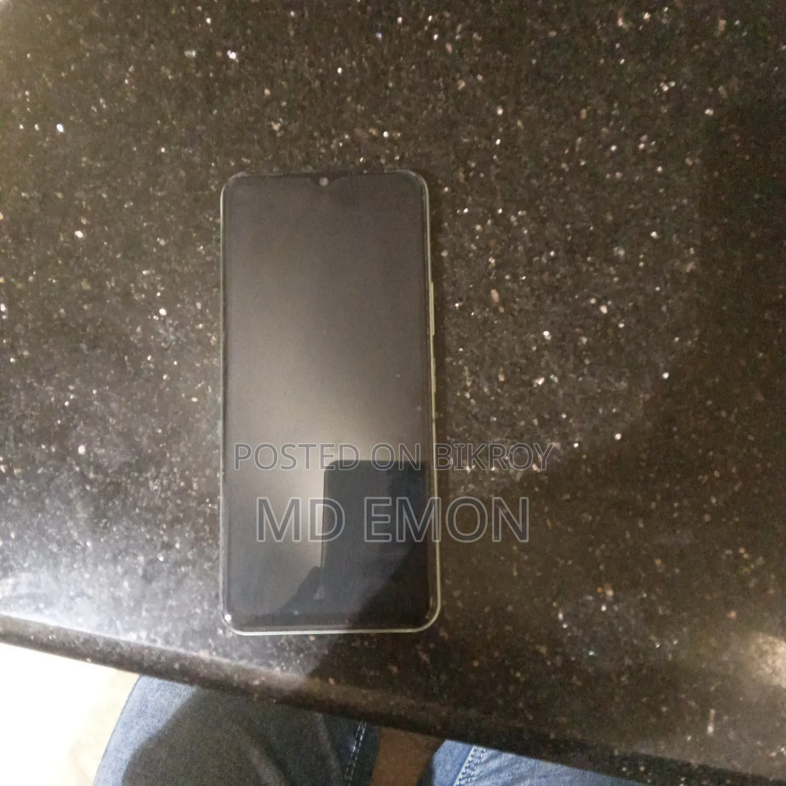 Vivo Y18 128 GB Silver