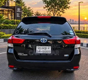 Toyota Corolla Fielder 1.5 Hybrid FWD 2018 Black