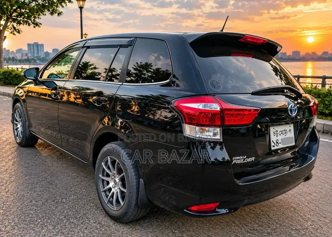 Toyota Corolla Fielder 1.5 Hybrid FWD 2018 Black