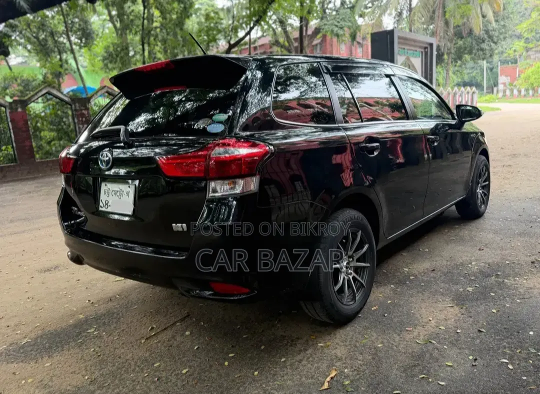 Toyota Corolla Fielder 1.5 Hybrid FWD 2018 Black