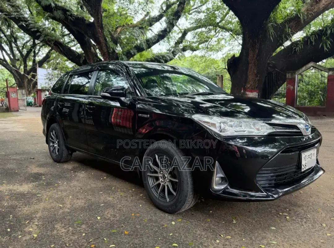 Toyota Corolla Fielder 1.5 Hybrid FWD 2018 Black