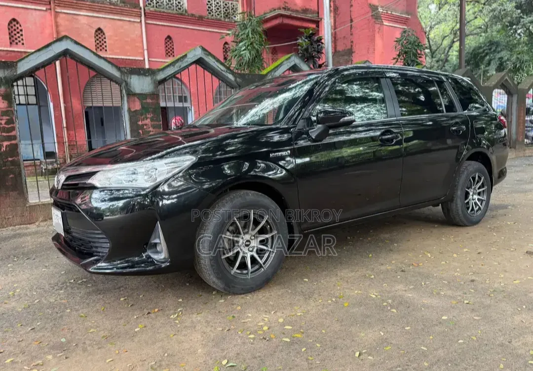 Toyota Corolla Fielder 1.5 Hybrid FWD 2018 Black