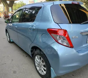 Toyota Vitz 1.3 FWD 5dr 2011 Green