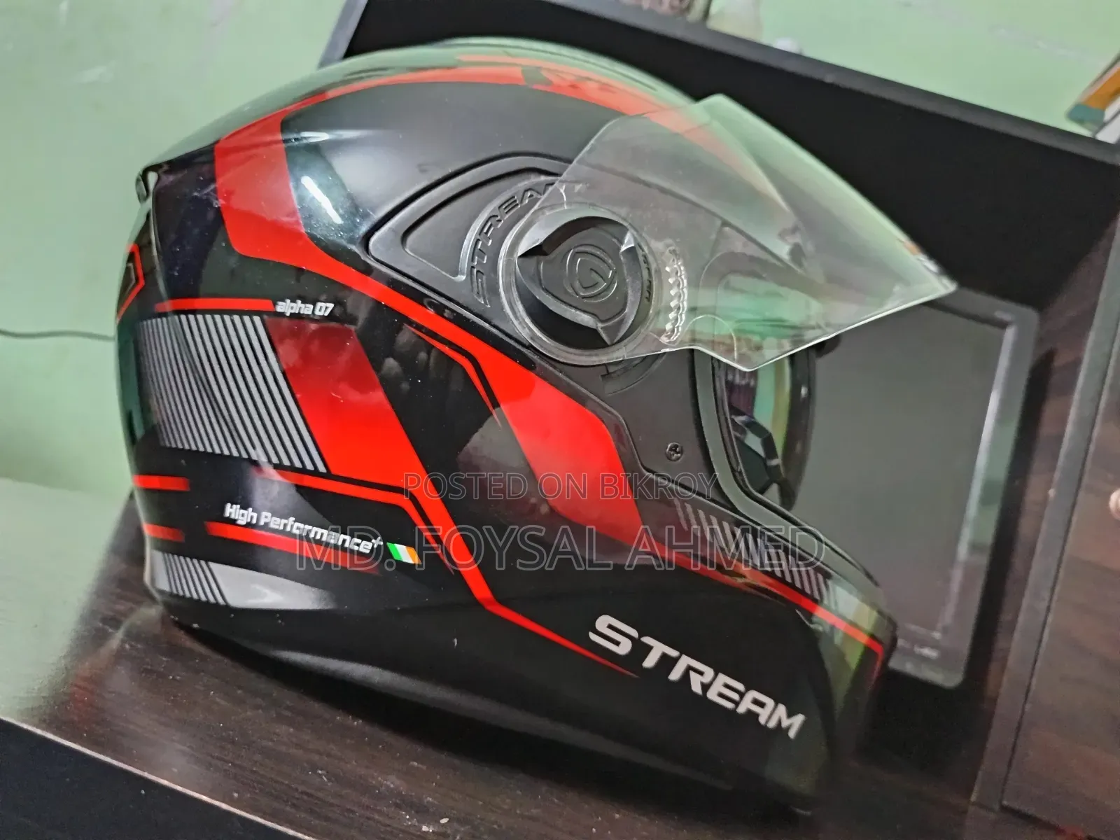 Gliders Full Face Helmet (Fresh Condition)