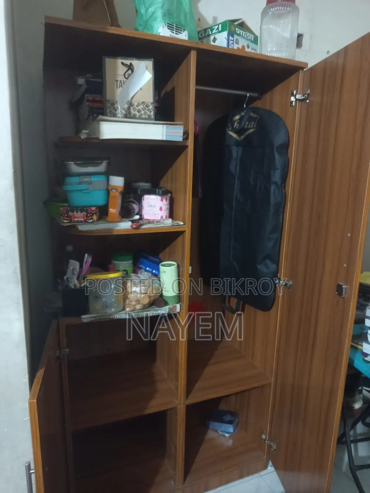 Almirah..partex..almost in Good Condition