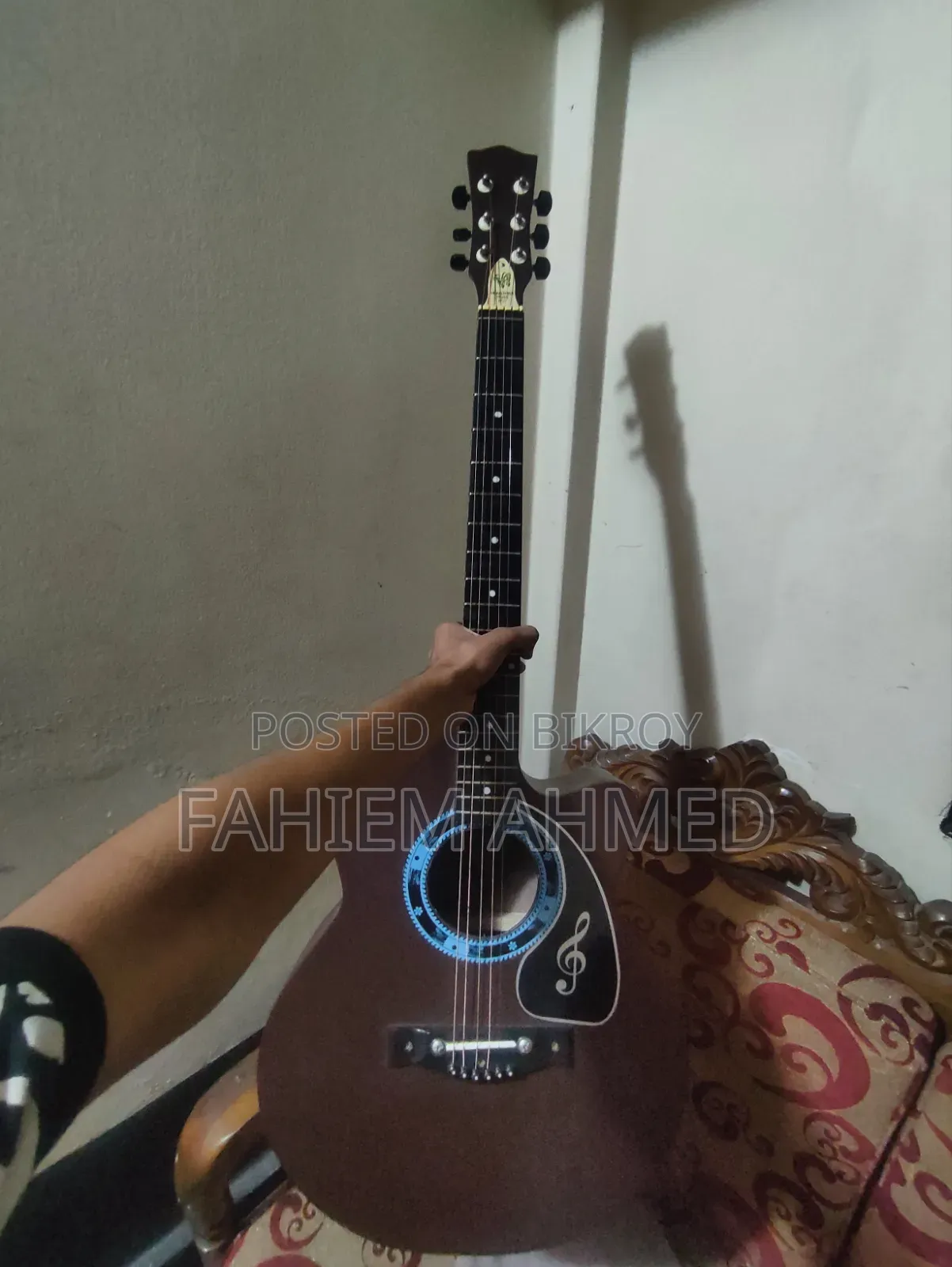Guitar 009