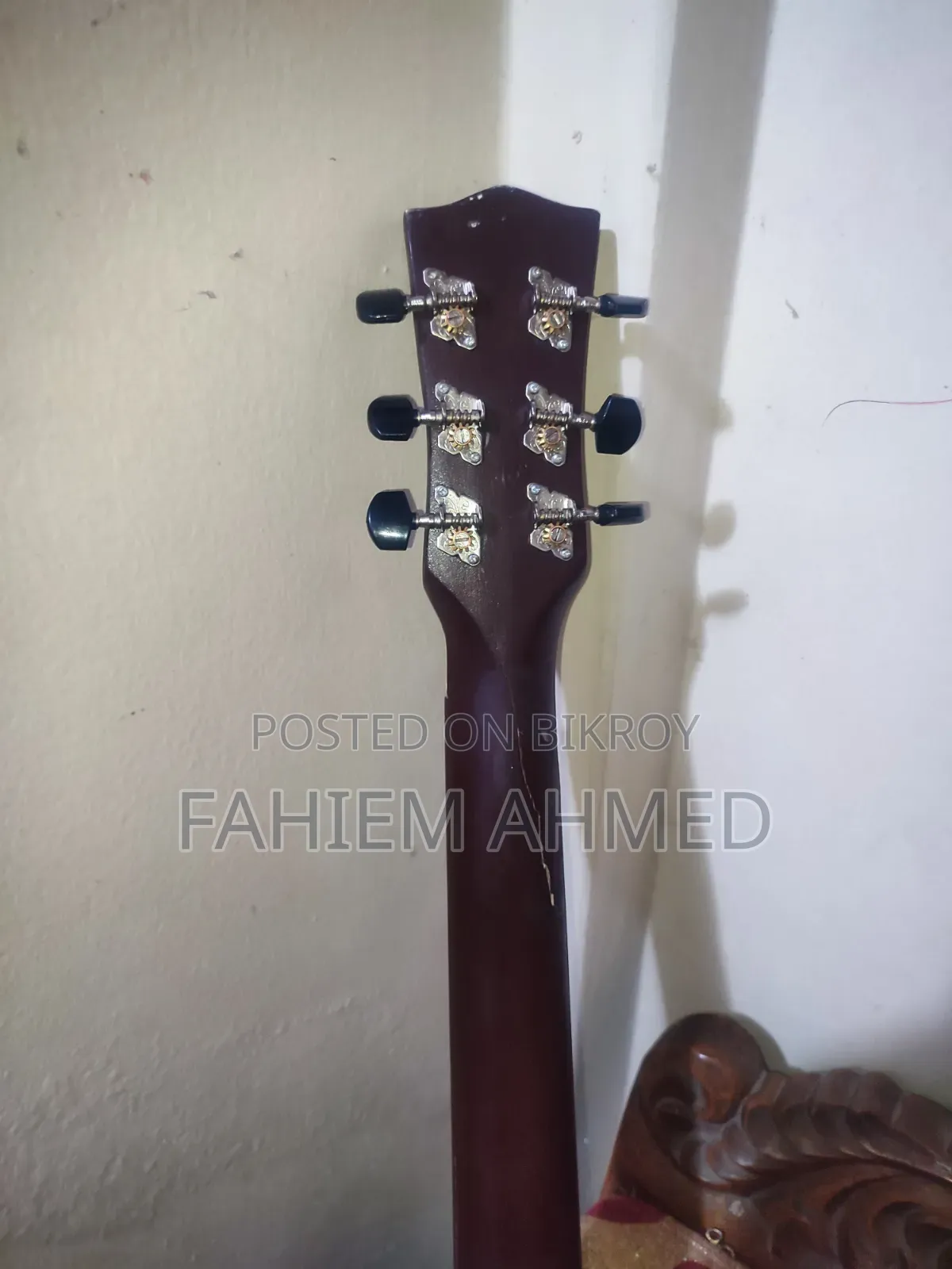 Guitar 009