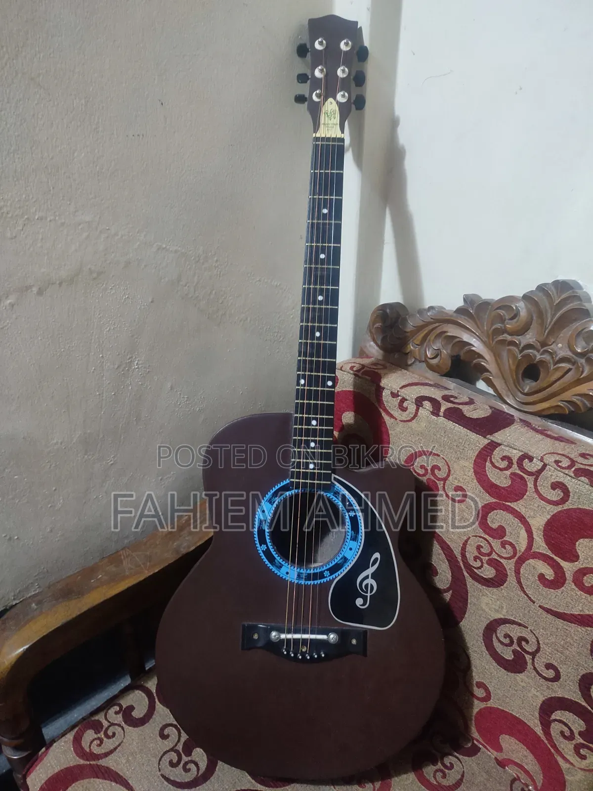 Guitar 009