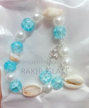 Stylish Blue & White Shell Beads Bracelet