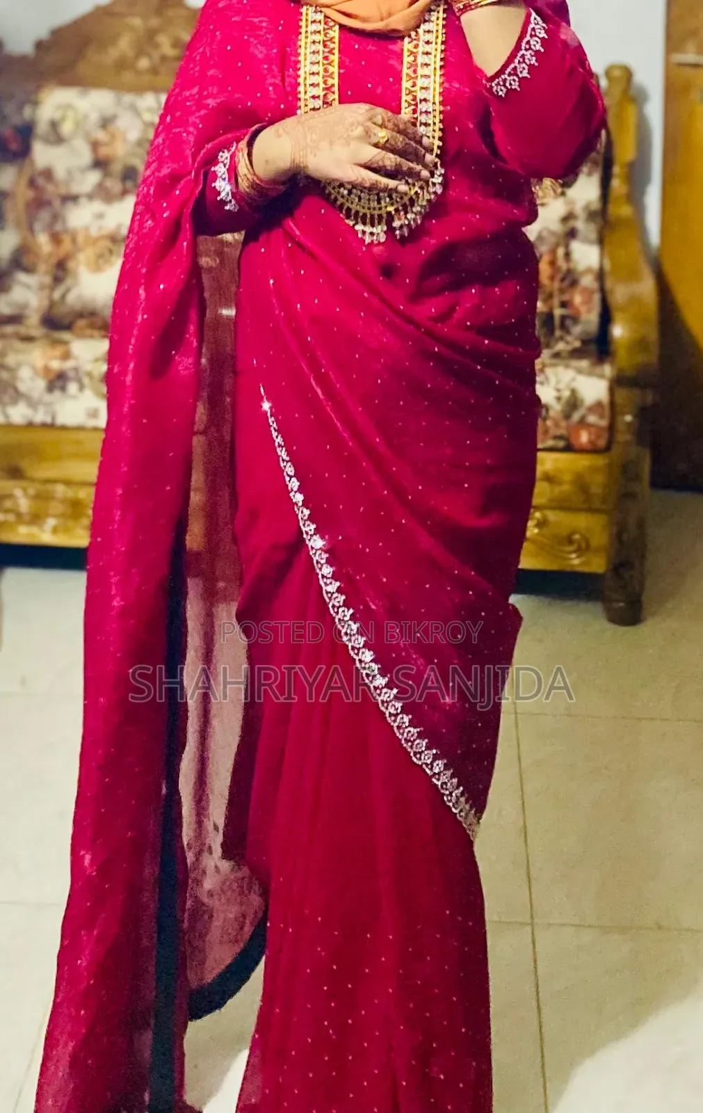মেরুন কালার শাড়ি