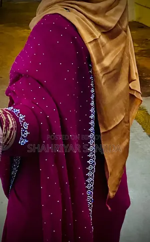 মেরুন কালার শাড়ি