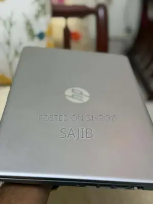 Laptop HP 15-dy1032wm 8GB Intel Core i5 HDD+SSD 512GB