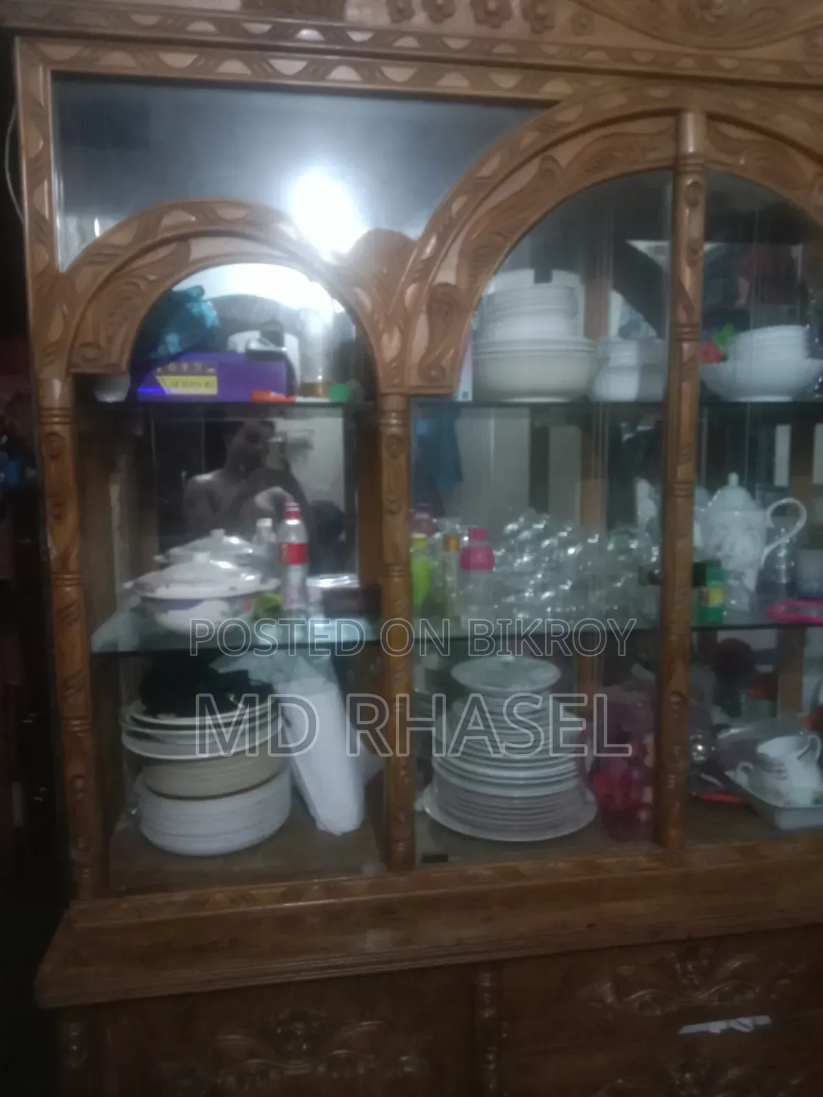 সে কোন কার্ডে দেওয়ার শোকেস