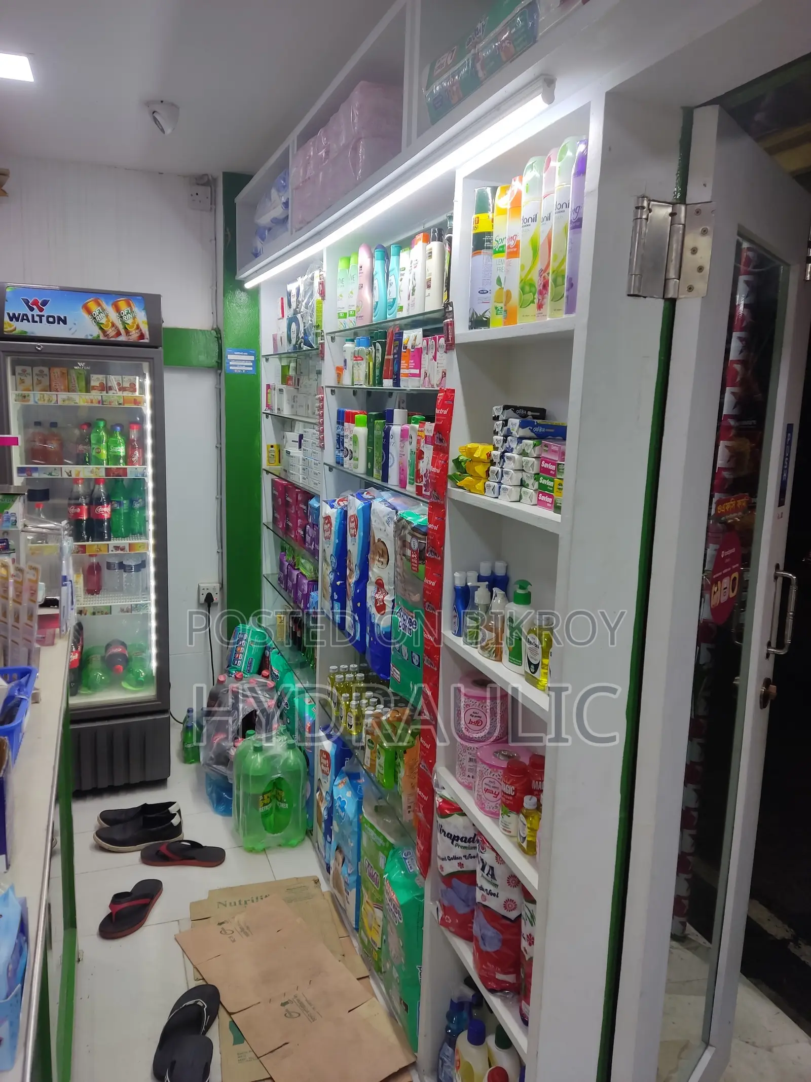 Display Rack Cabinet for Shop Decorations