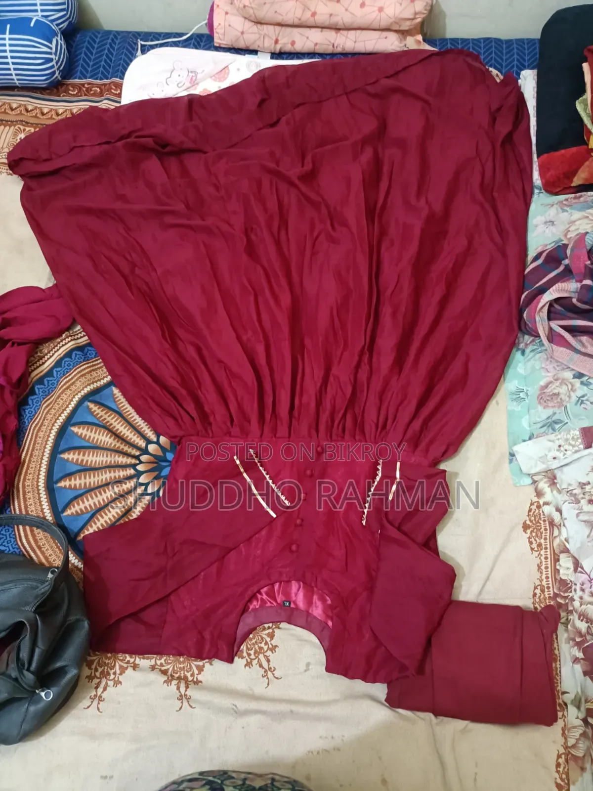 Unused Gown.
