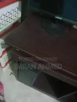 কম্পিউটার টেবিল