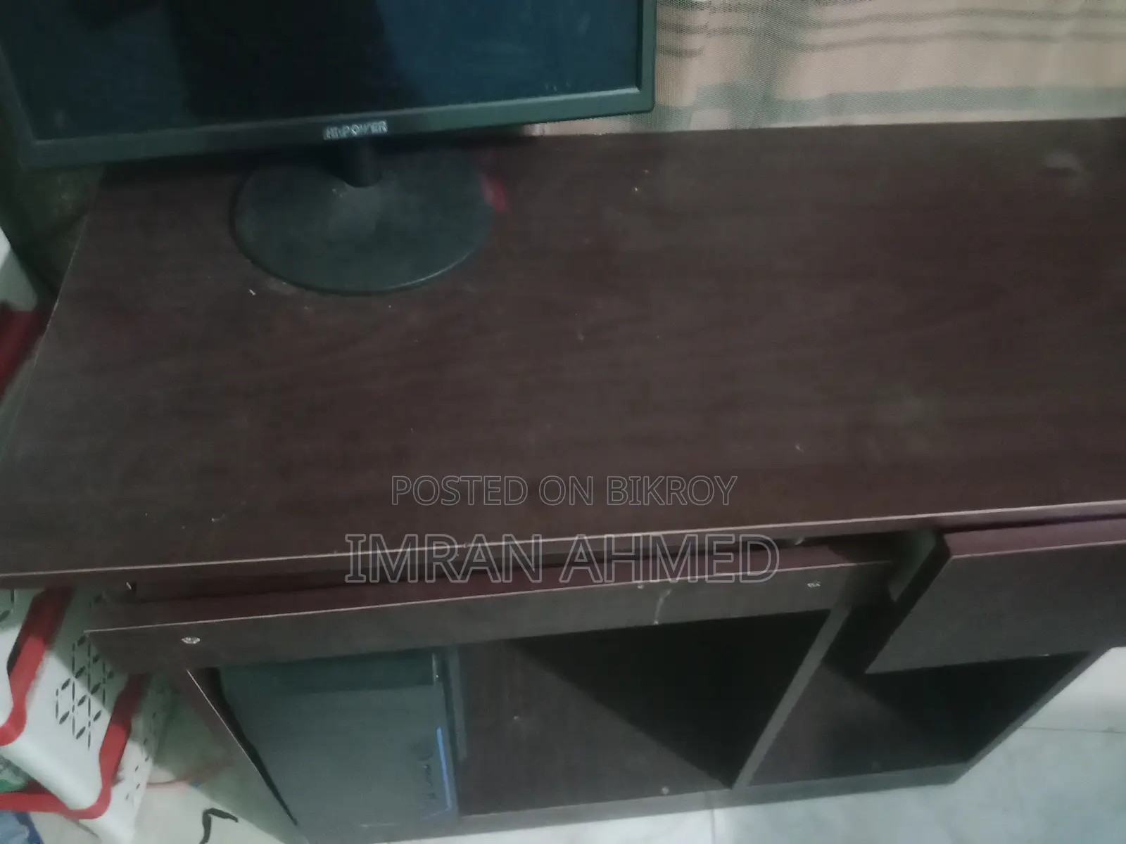 কম্পিউটার টেবিল
