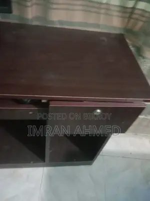 কম্পিউটার টেবিল
